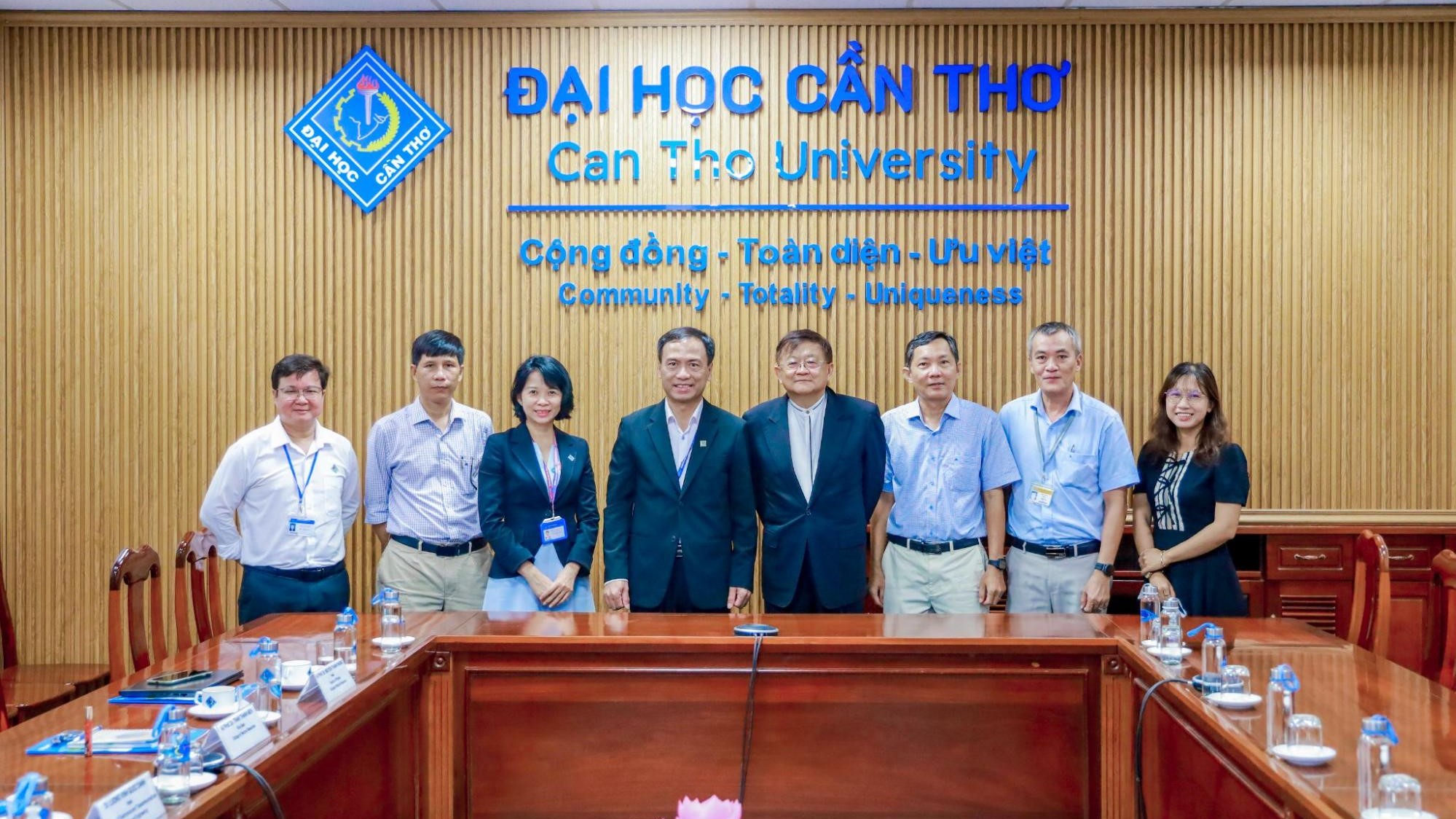 Can Tho University Welcomes Prof. Albert Yeu-Chung Lin: Discussing Directions…