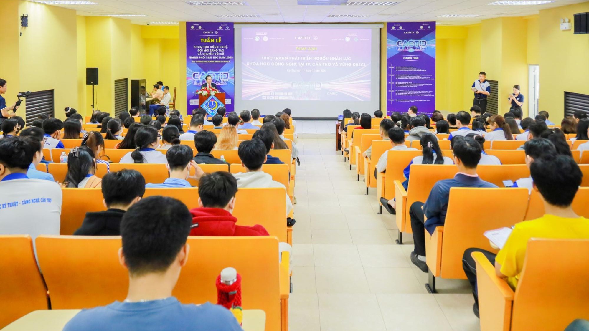 Phát triển nguồn nhân lực khoa học và công nghệ…