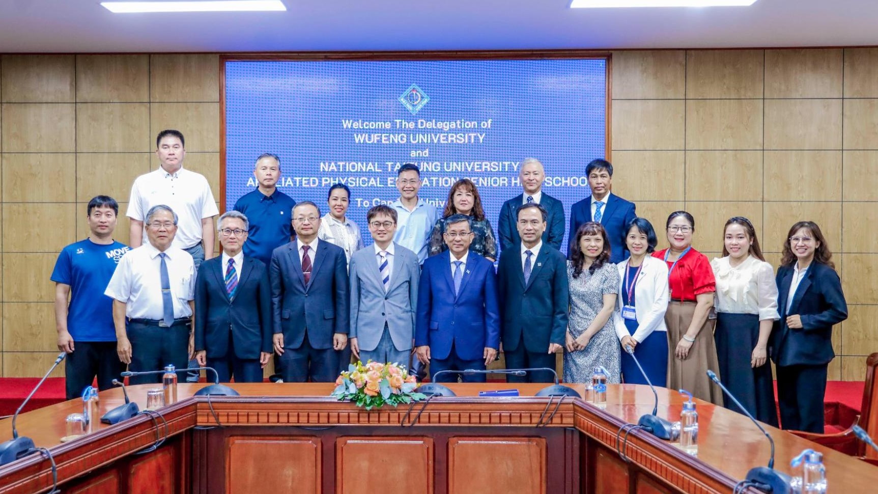 Đại học Cần Thơ mở rộng hợp tác với các…
