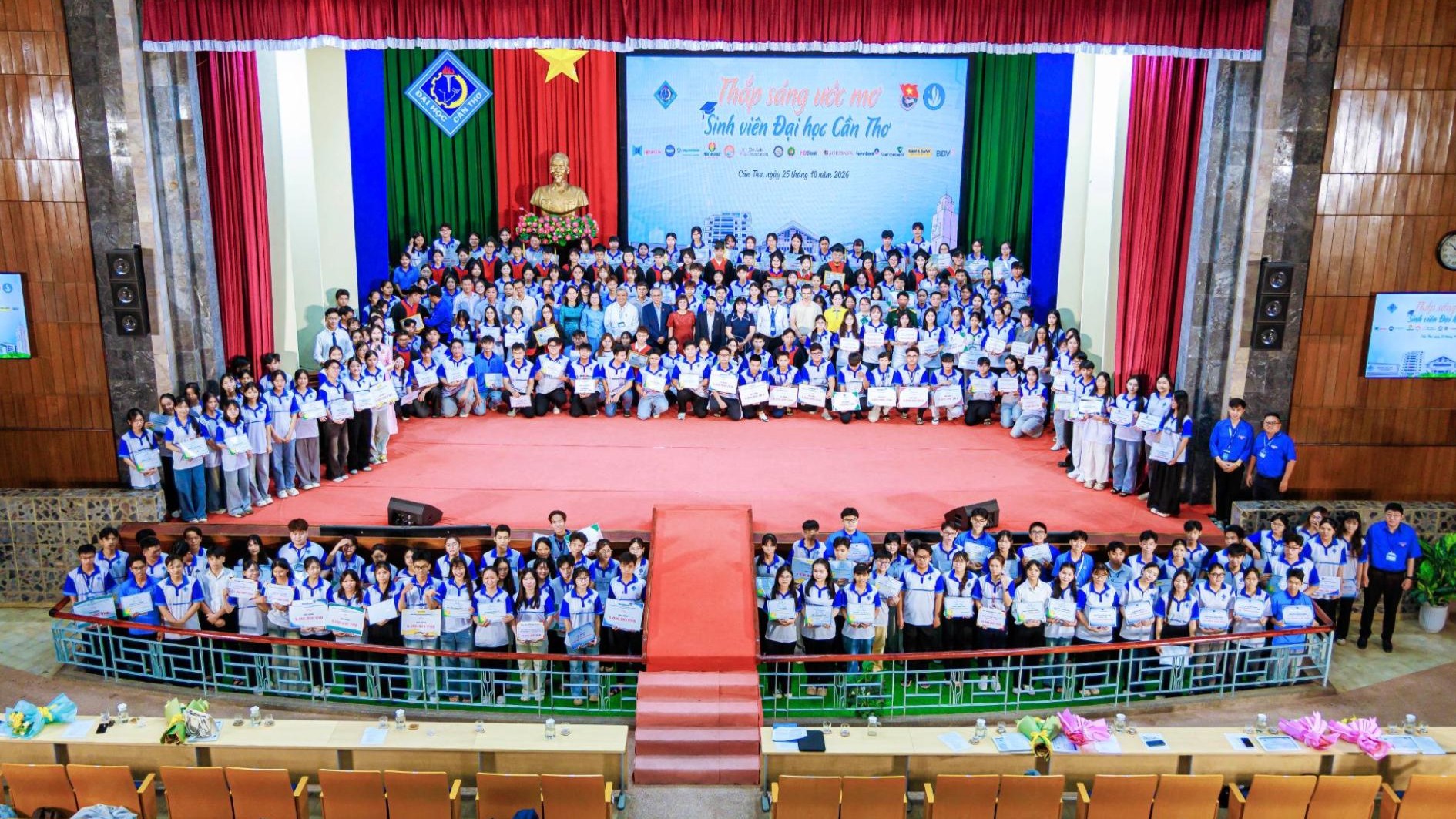 Thắp sáng ước mơ sinh viên Đại học Cần Thơ…