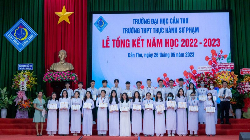 Trường THPT Thực hành Sư phạm tổng kết năm học…